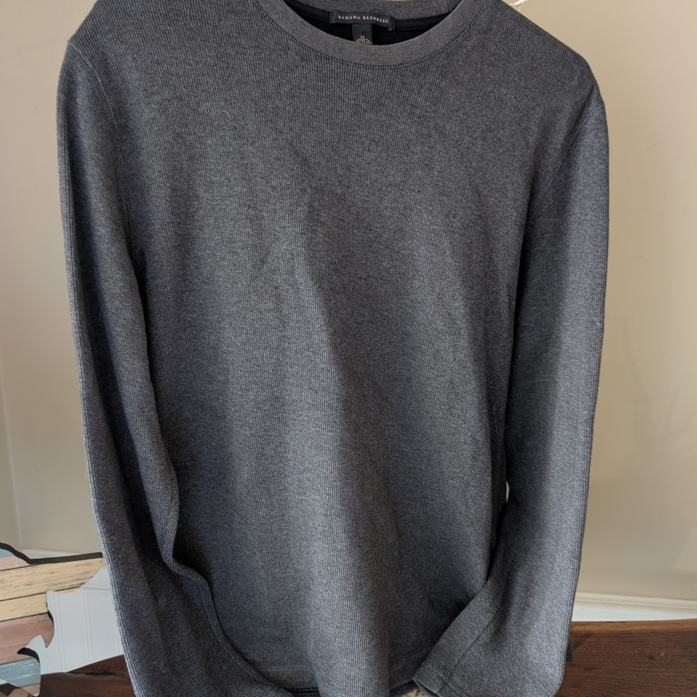 Banana Republic Men's Heather Charcoal Crewneck Sweater